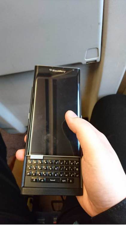 黑莓priv买什么版本,黑莓priv现在还值得购买吗