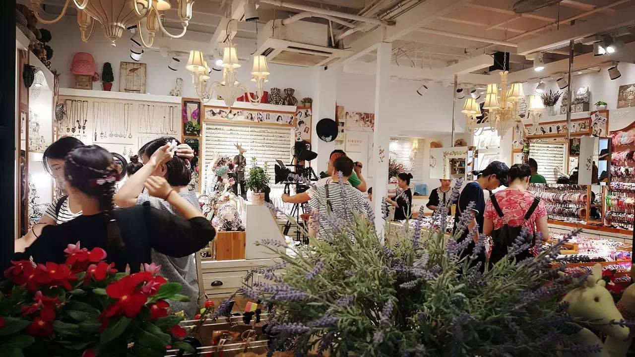 媒体聚焦,YIBOYO接受上海东方财经采访