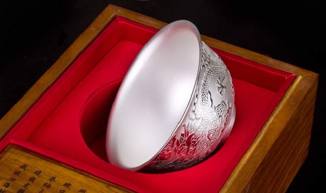 佩戴银首饰有什么好处啊,男人戴银饰品有啥好处