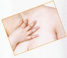 宝宝是和月嫂睡还是跟自己睡好,4个月宝宝只认月嫂该怎么办