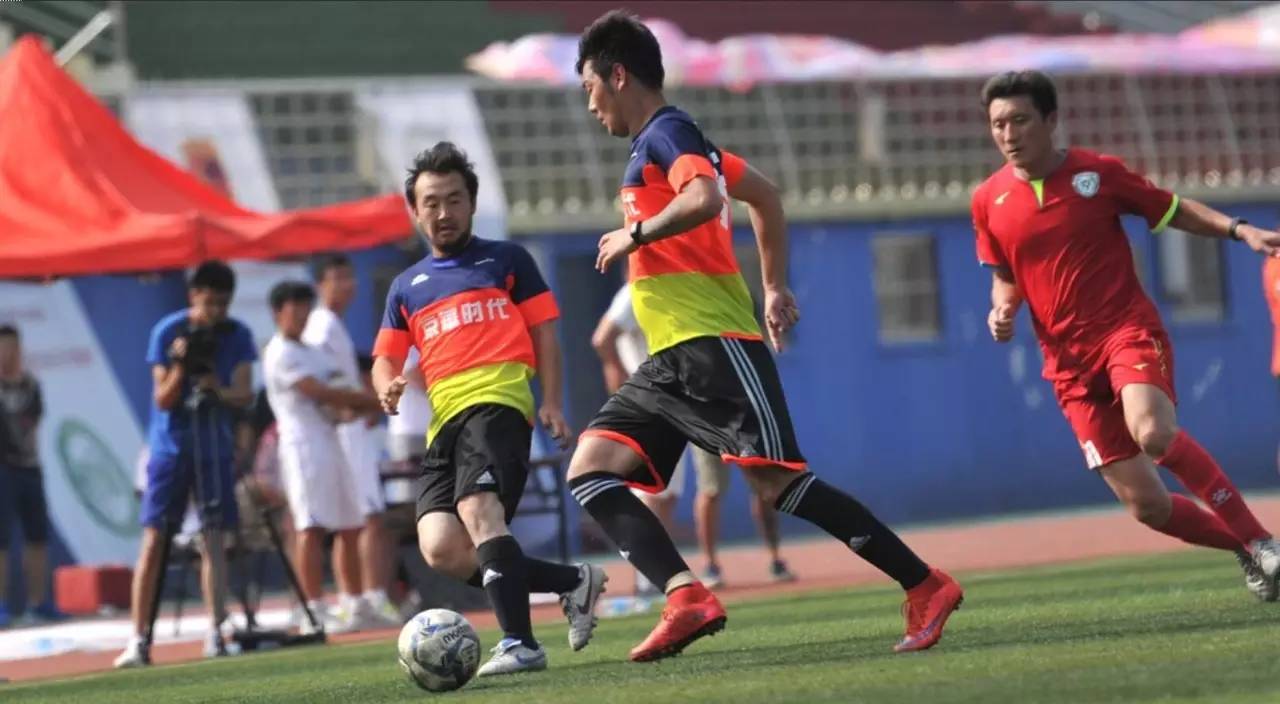 像踢足球一样简单,非职业球队可以踢英超吗