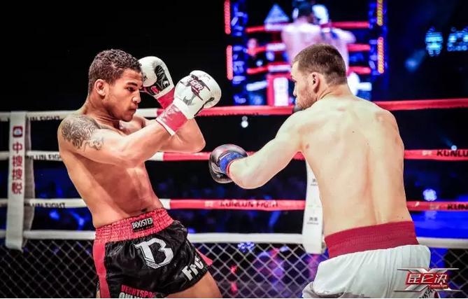 世界力量大师齐聚一堂,鸿坤昆仑决综合格斗