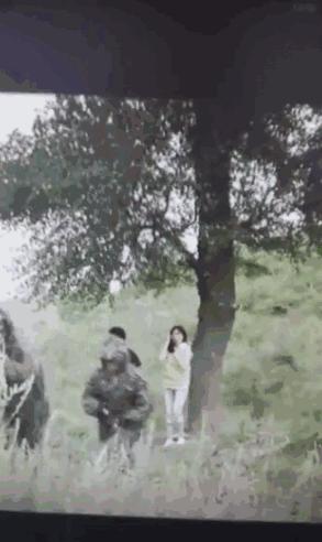 城会玩！开着汽车踢足球，用挖掘机当守门员