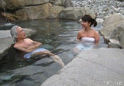 日本混浴文化,日本有亲子混浴的习俗么
