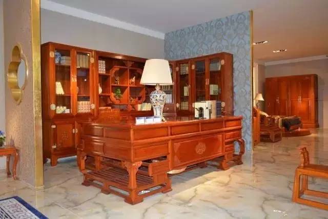 老工匠告诉你红木家具的保养秘诀,保养红木家具用蜂蜡还是用核桃油