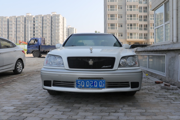 丰田皇冠athlete12代半,日本新款15代丰田皇冠