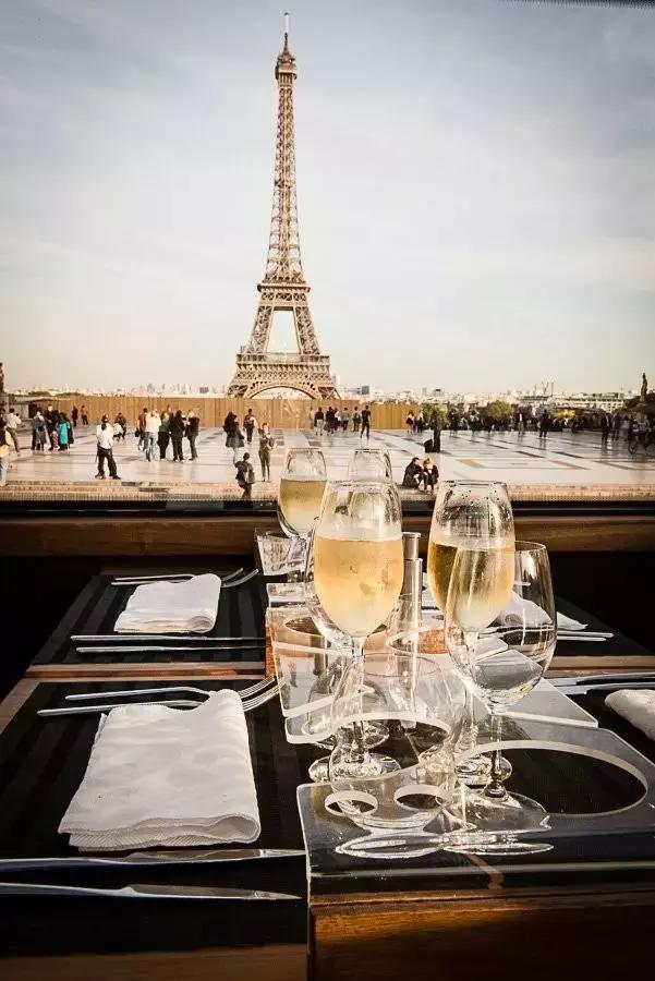 看秀，调香，见明星，用6天了解巴黎迷人的秘密