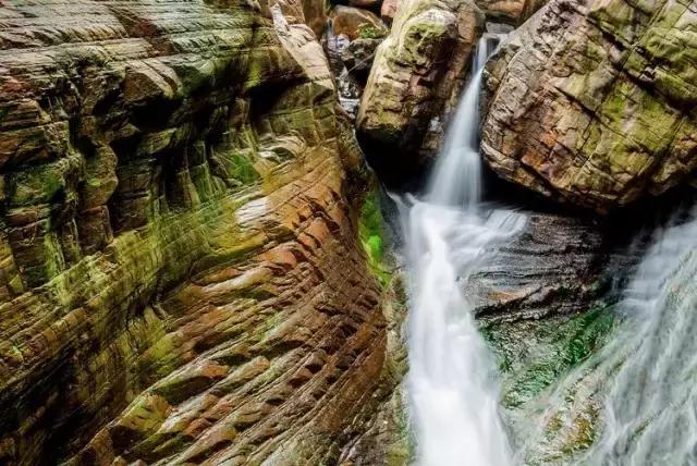 悬泉飞瀑的风景图,悬泉山瀑布在什么地方