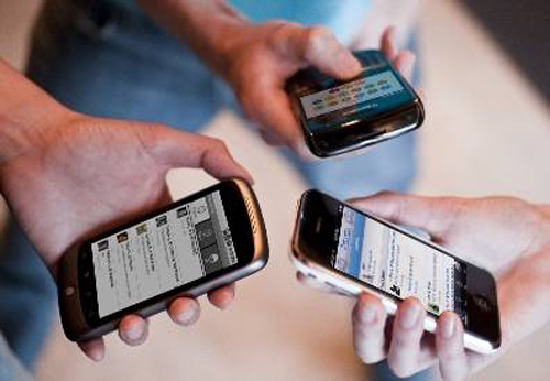 手机银行跨入免费转账时代五大行在蓉推手机银行免费转账