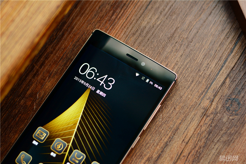 做工精致的千元机,青葱metal手机拆机