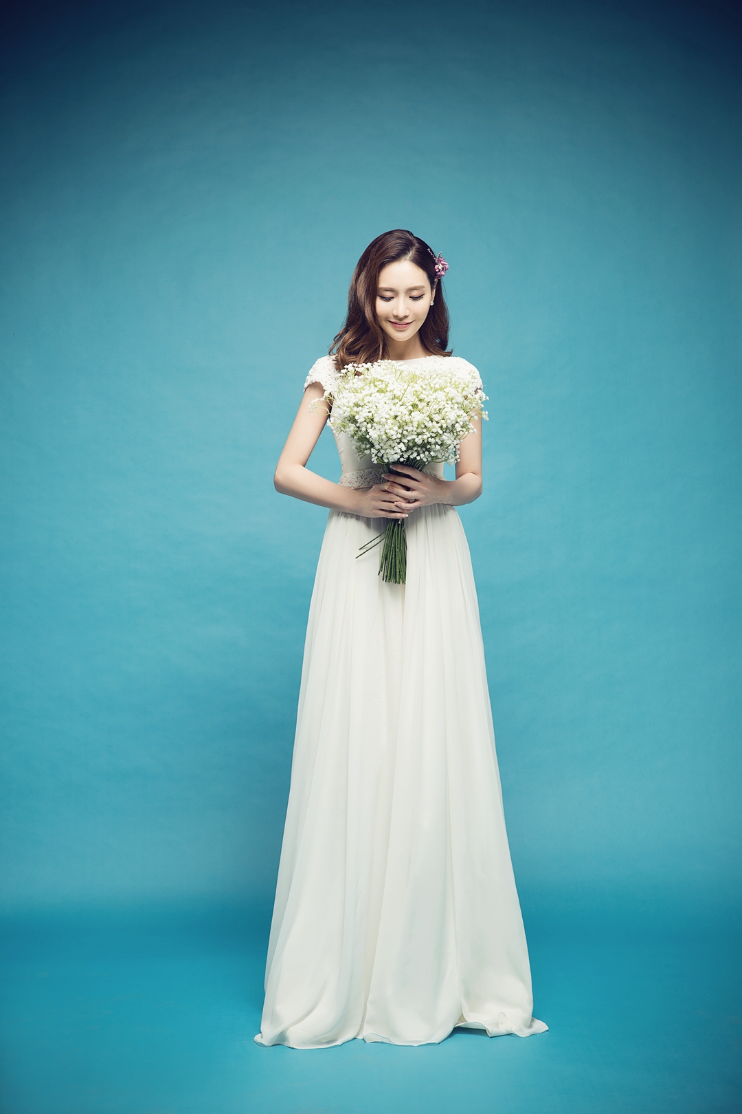 婚纱照姿势的摆法女士,拍婚纱照姿势是自己摆吗