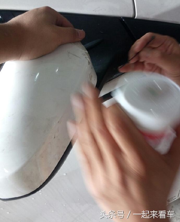 汽车后视镜漆刮了如何修复,车停路边后视镜被刮了怎么办