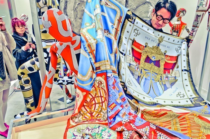 爱马仕丝巾的故事视频,爱马仕丝巾经典图案故事