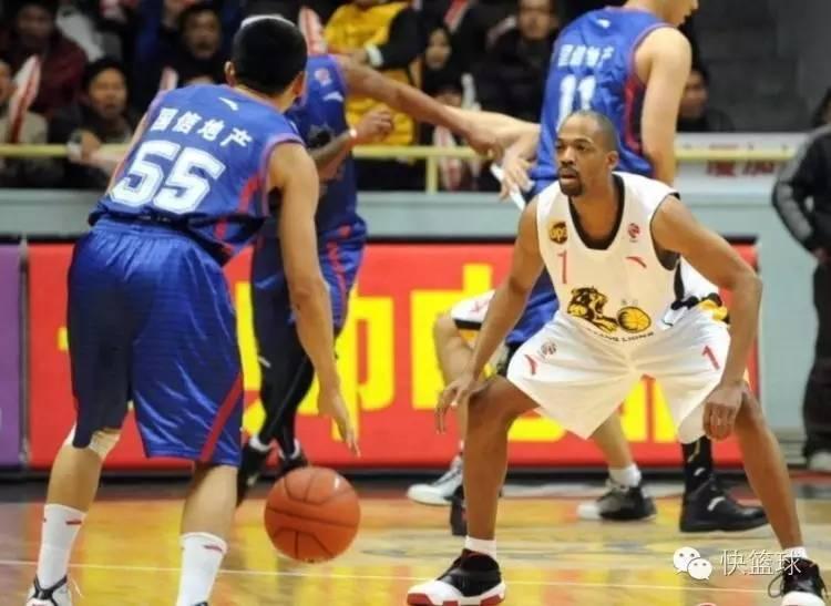 火箭22连胜火箭vs湖人,火箭22连胜姚明打了多少场