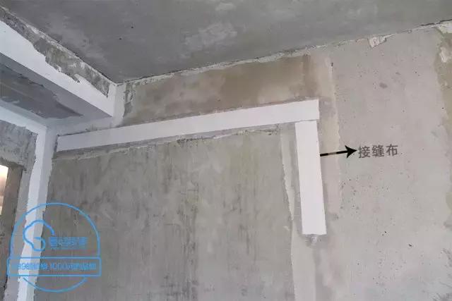 装修完没多久为什么烂墙根,装修没多久墙面就开裂什么原因