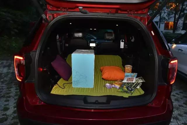 先定一个小目标，比方说先来辆福特探险者