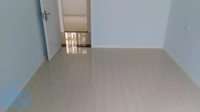 装修完没多久为什么烂墙根,装修没多久墙面就开裂什么原因