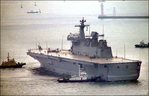 世界上第一辆航空母舰,世界航空母舰数量排名