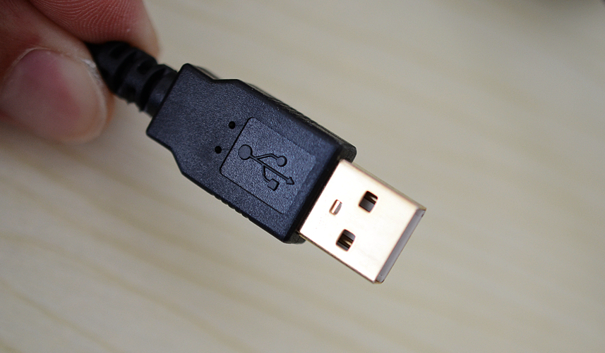 艾酷金粉轴机械键盘,艾酷机械键盘哪个好