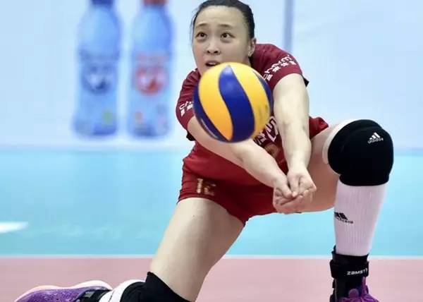 女排郎平的年薪是多少,郎平张常宁收入