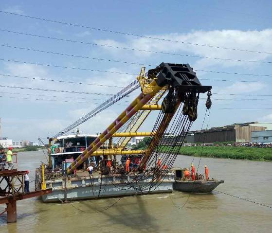 最新进展!黄圃小车坠河事件车主身份初步确定|速览