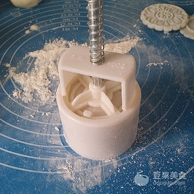 冰皮手工月饼,水晶月饼冰皮月饼