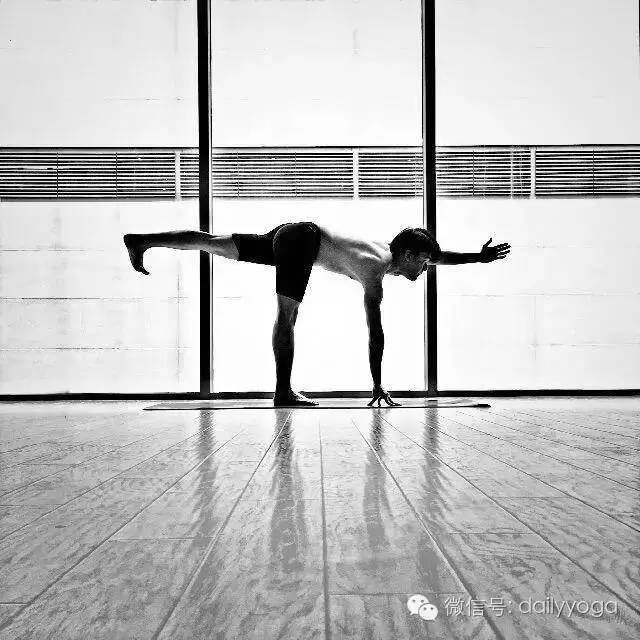 山式是瑜伽最基础体式,基础好看的瑜伽体式