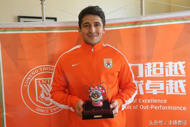 足球运动员纹身盘点,纹身孝字图案