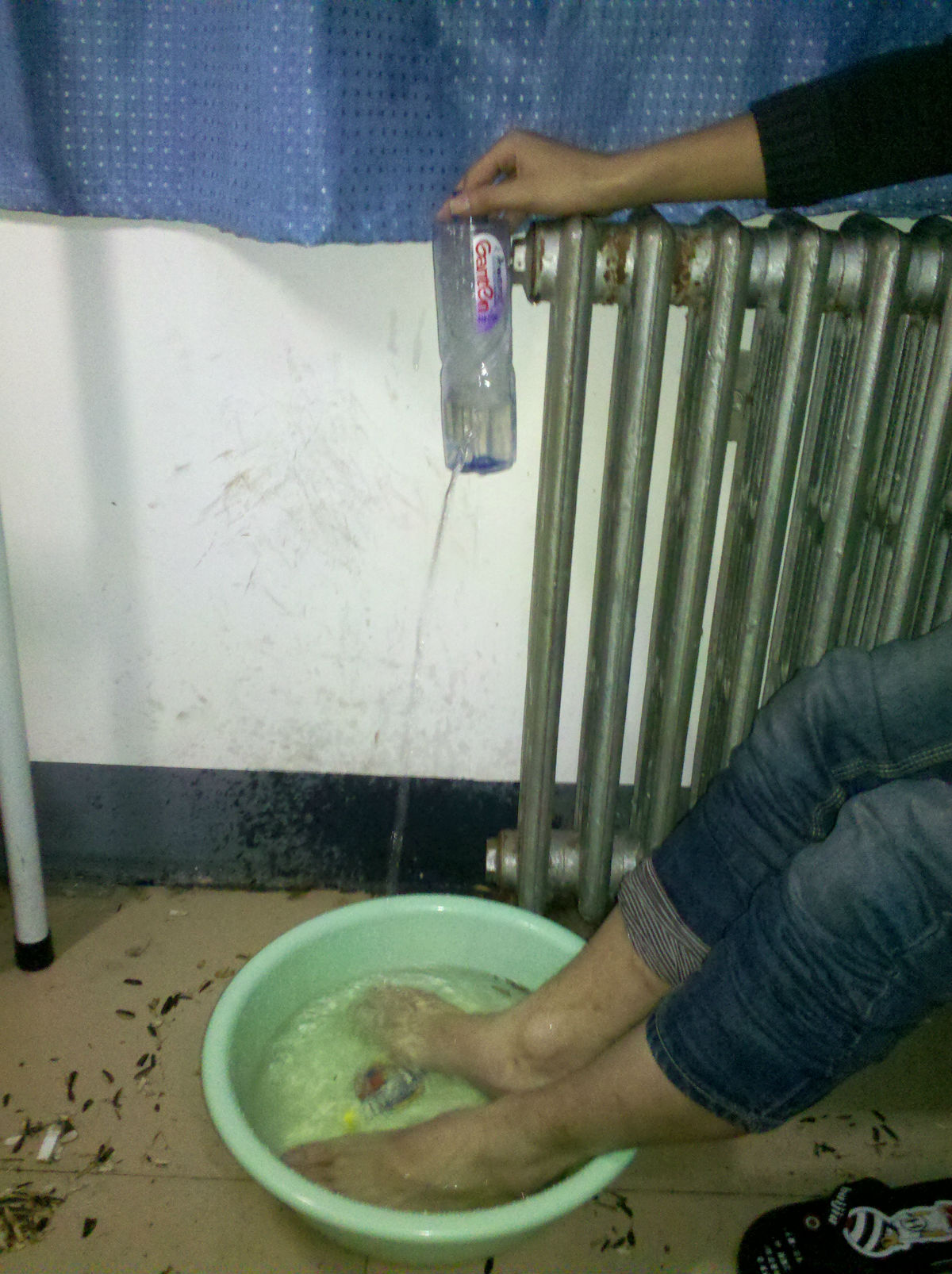 暖气片是否可以用热水,暖气片的热水可以使用吗