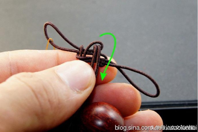 单股弹力绳手串收尾打结图解,穿手串的方法视频教程