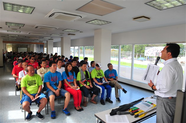 马自达mx5耐力赛简史,第一代马自达mx5试车