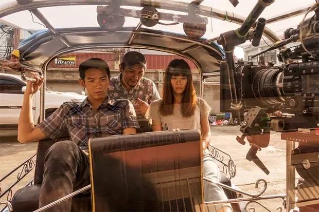 梁朝伟获奖发言威尼斯,梁朝伟威尼斯获成就奖激动落泪