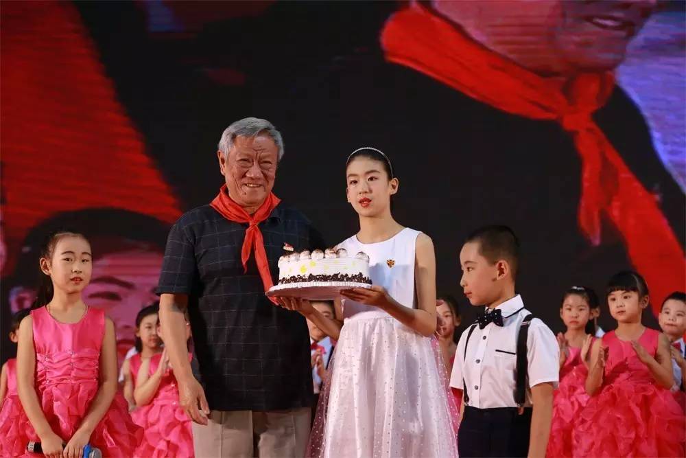 开学第一课2019山高路远,开学第一课2019