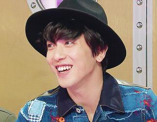 40岁眼周适合用什么样的眼霜,眼周发黑适合用什么眼霜