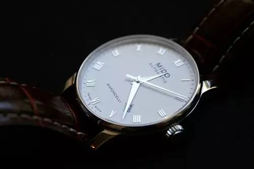 职场男买机械表还是智能表,去年买了块表怎么样