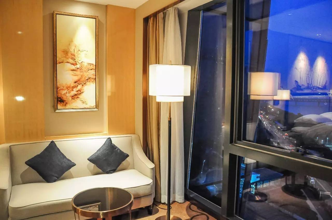 武汉世茂希尔顿酒店怎么去,武汉世茂希尔顿酒店攻略