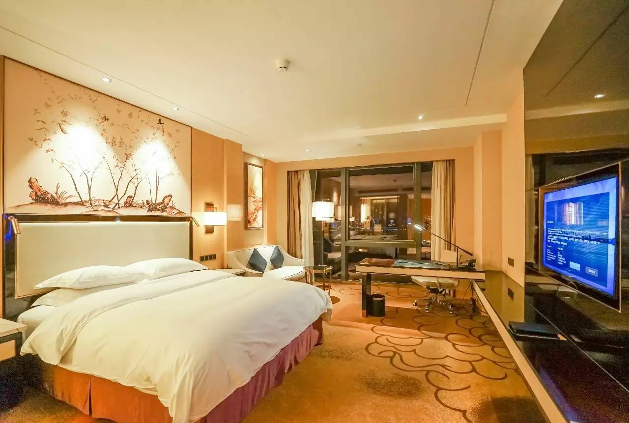 武汉世茂希尔顿酒店怎么去,武汉世茂希尔顿酒店攻略