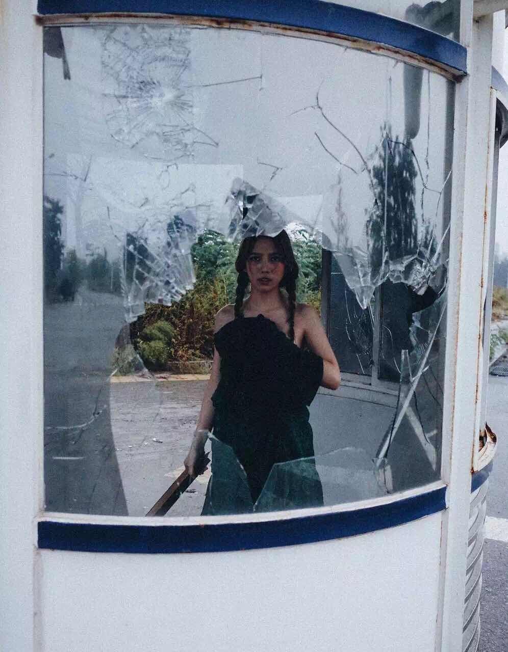 神思远丨少女有一些神性，不近人世肢体完美