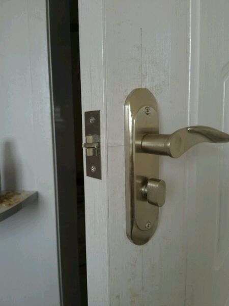 木门安锁开孔,木门安锁视频教程