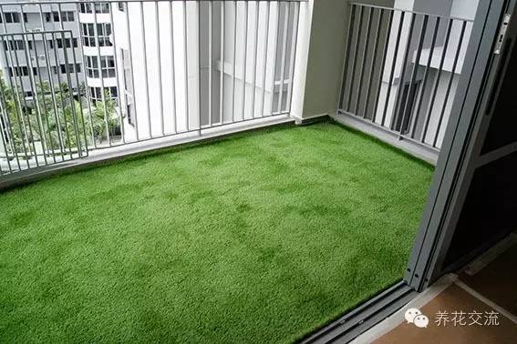 人工草坪铺在阳台,阳台铺人工草坪