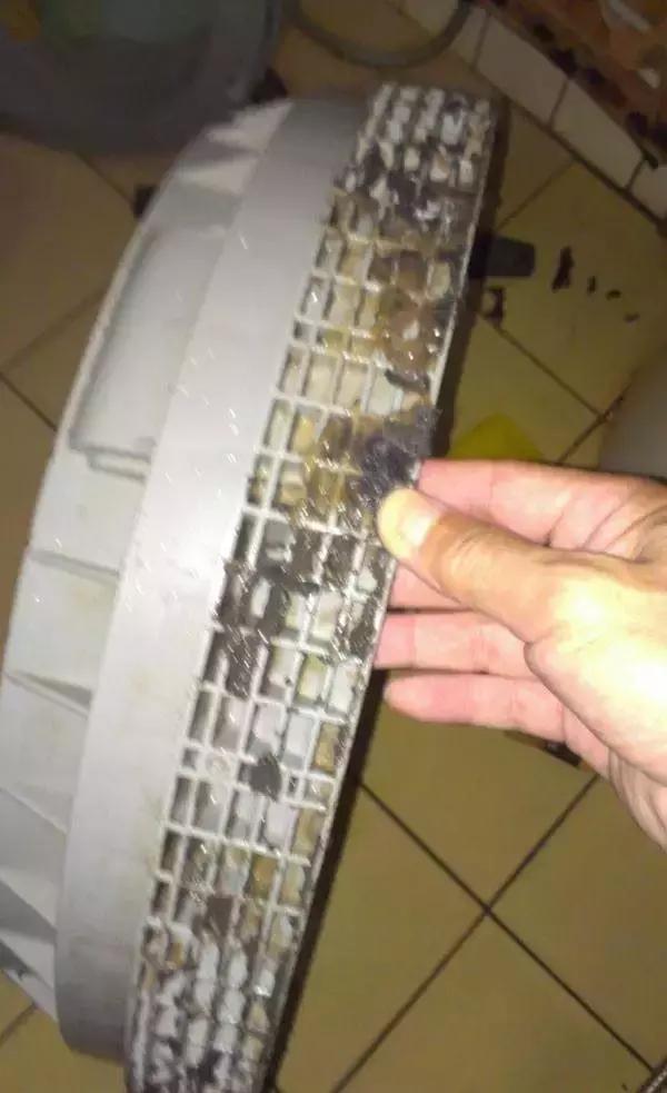 洗过的衣服穿起来身上痒,洗过的衣服穿了发痒是什么原因