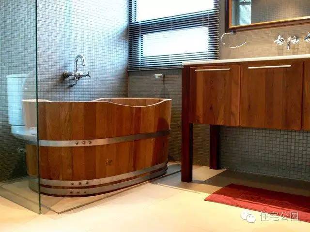 卫生间浴缸木头设计效果图,温泉式浴缸装修