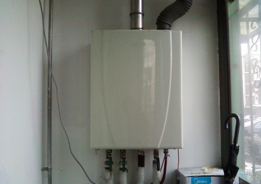 空气能供暖用的什么样的壁挂炉,壁挂炉与空气能热泵哪个好