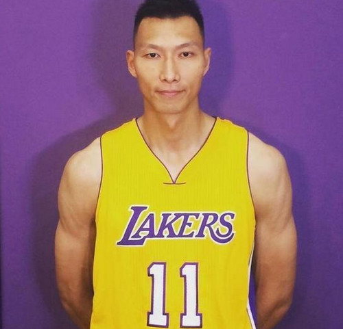 阿联11号球衣,阿联退役为啥是9号