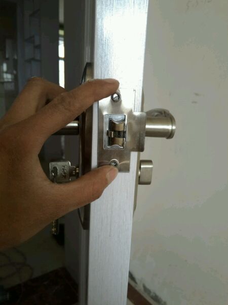 木门安锁开孔,木门安锁视频教程