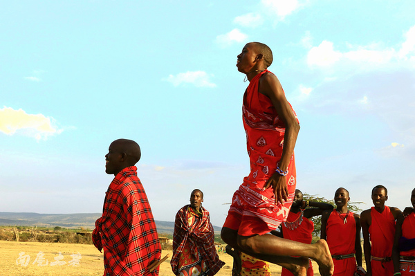 爱玩漂浮的马赛人