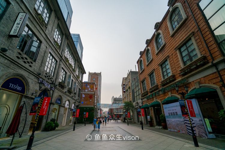 武汉的江汉路是中国最长的步行街,武汉最大最经典的步行街