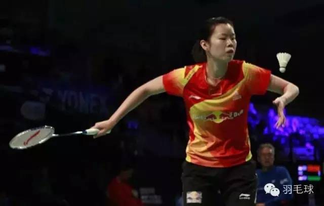 正手高远球发球只高不远,正手发高远球打不中什么原因