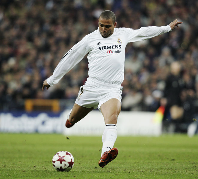 1976年的足球巨星,1976年5月出生的足球巨星有哪些