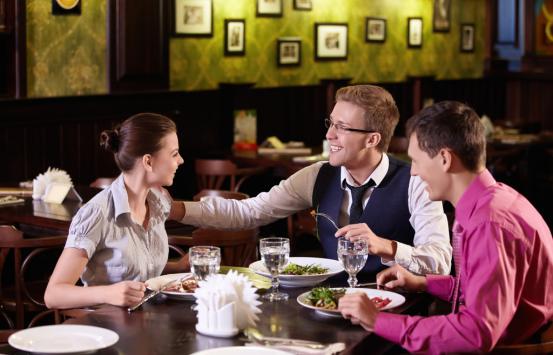 推销说服顾客话术,怎样大胆的向顾客推销